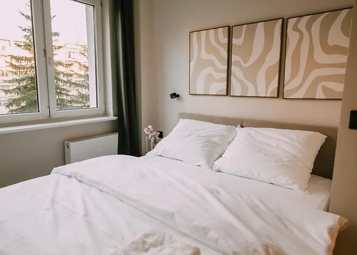Near Old Town I 2 Rooms I Kitchen I 41M2 *